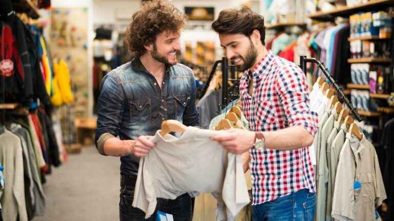 Decoração sazonal de lojas de roupas masculinas