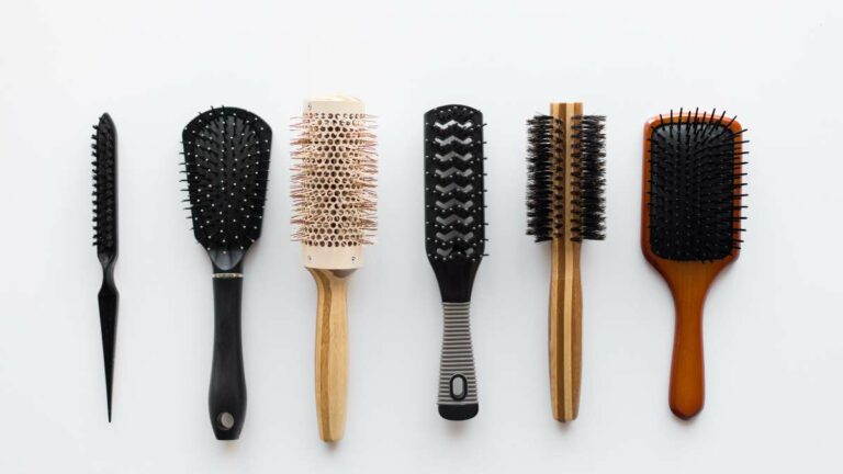 Quais são os tipos de escova para cabelo