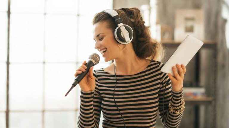 É possível aprender uma nova língua através da música